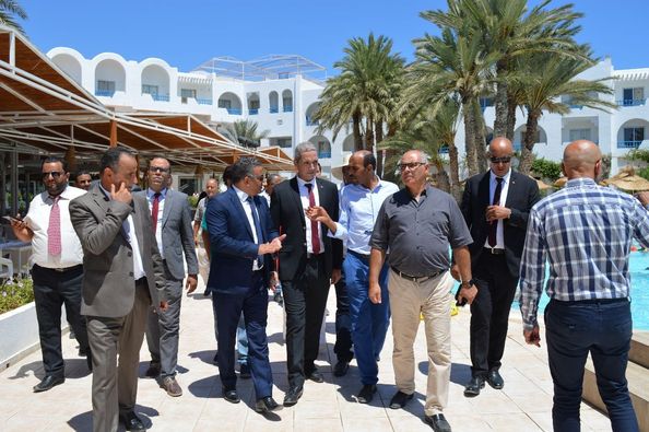 جربة.. وزير السياحة يعاين سير الموسم السياحي ويتفقد عدد من مؤسسات التنشيط السياحي 