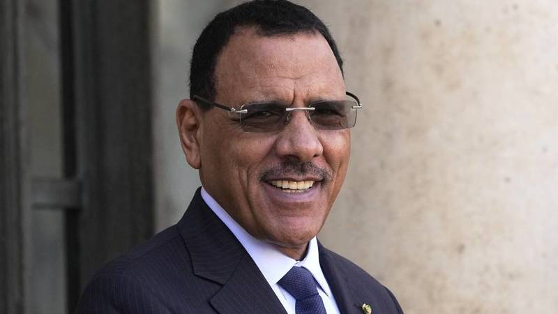 المجلس العسكري بالنيجر: بازوم قد يحاكم بتهمة الخيانة العظمى