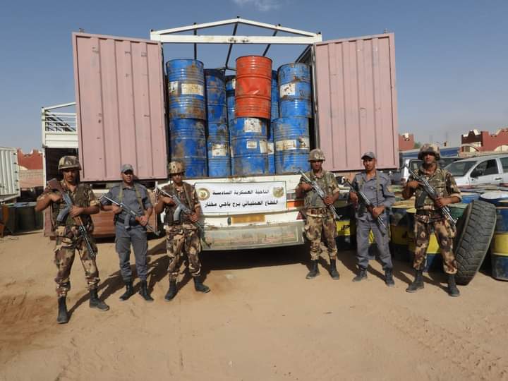في منطقة حدودية مع تونس .. الجيش الجزائري يدمر مخبأ للارهابيين وهذا ماعثر عليه..