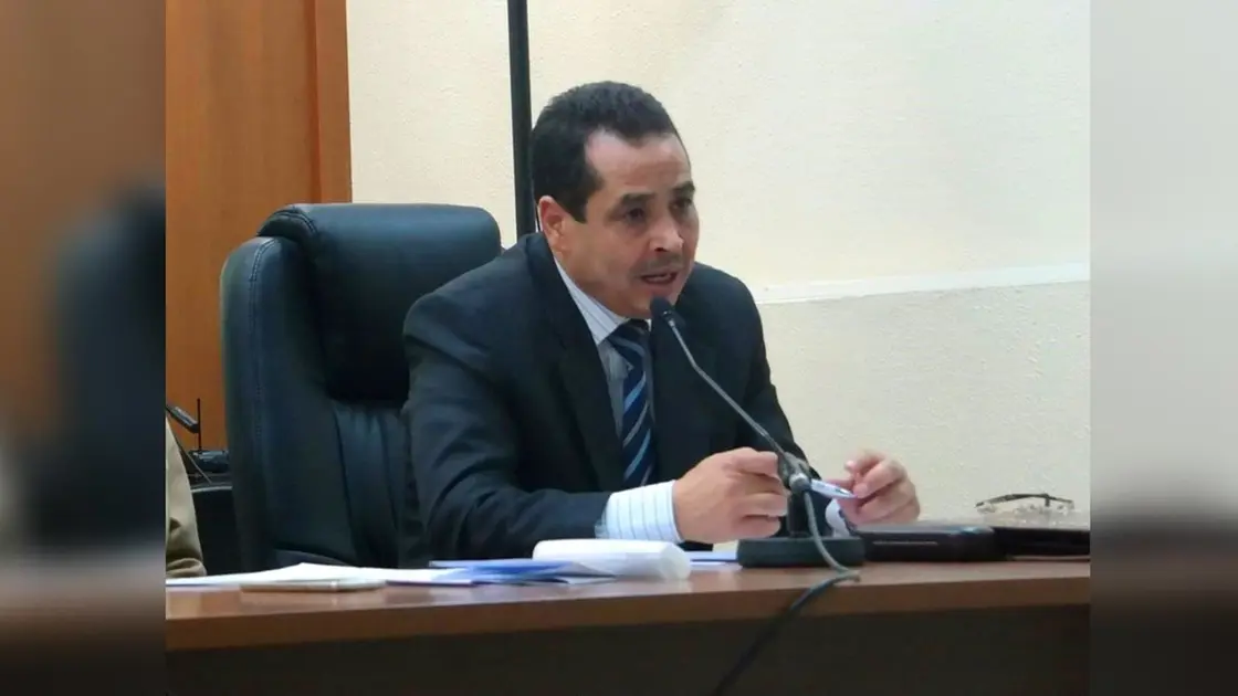 في شكاية جديدة ..   البشير  العكرمي يرفض المثول أمام عميد قضاة التحقيق.. وهيئة الدفاع عنه تسانده