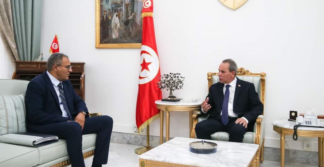 رئيس الحكومة يستقبل وزير التربية