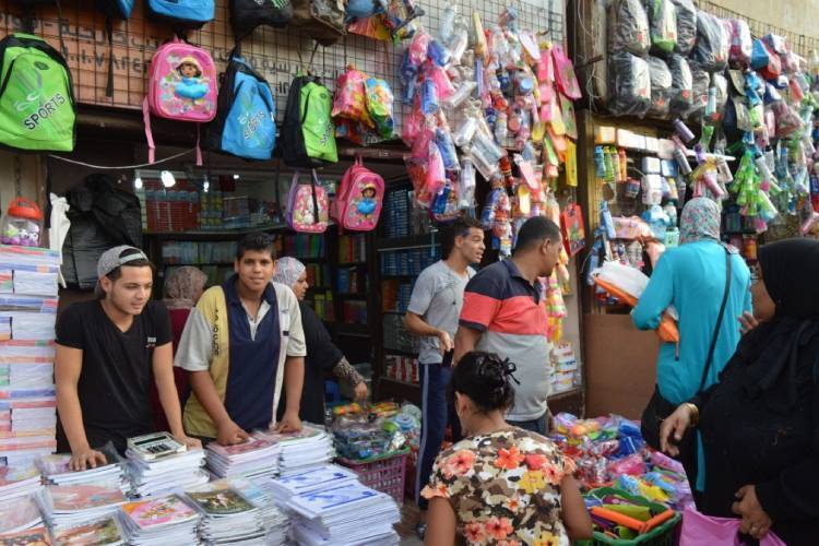 ثمن المحفظة بين 100 و300 دينار..  ارتفاع جنوني لأسعار المستلزمات المدرسية.. والأسواق الموازية ملاذ التونسيين