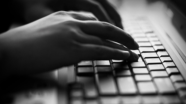 وزارات العدل والداخلية وتكنولوجيات الاتصال: سيتم اثارة تتبعات جزائية ضد كل من يعمد الى استغلال مواقع التواصل الاجتماعي للترويج للاشاعات 