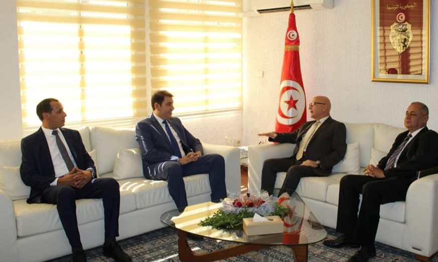 لتمويل المواسم الفلاحية.. وزير الفلاحة يلتقي المدير العام لبنك التضامن