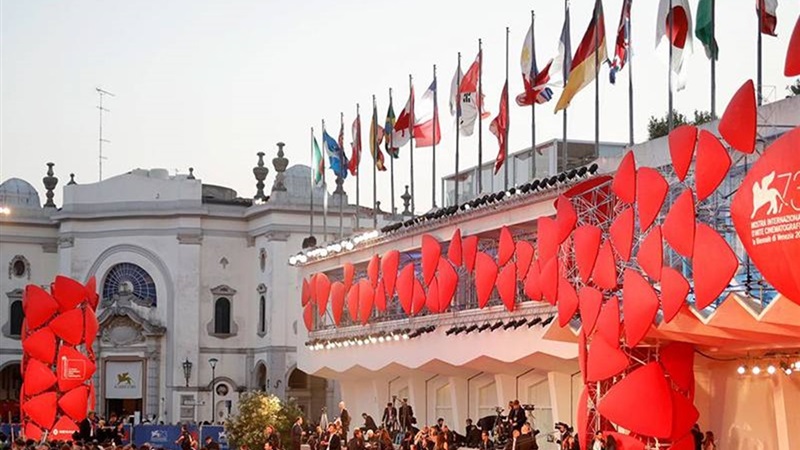 مهرجان فينيسيا السينمائي يفقد ألقه بسبب إضراب هوليوود