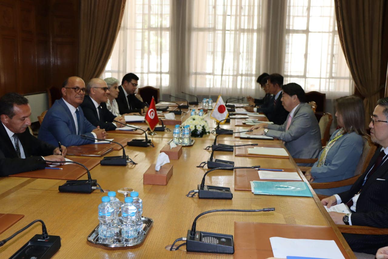 خلال جلسة عمل وزير الخارجية  الياباني يؤكد لنظيره نبيل عمار تفهم بلاده  للتحديات التي تواجه تونس