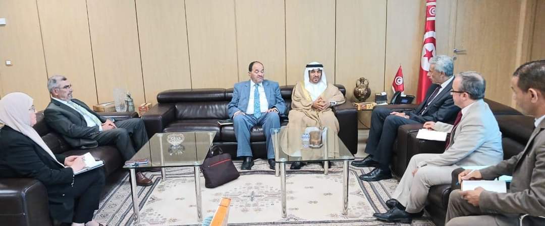 لتعزيز فرص الاستثمار والشراكة...  وزير الاقتصاد يلتقي برئيس الهيئة العربية للاستثمار والإنماء الزراعي