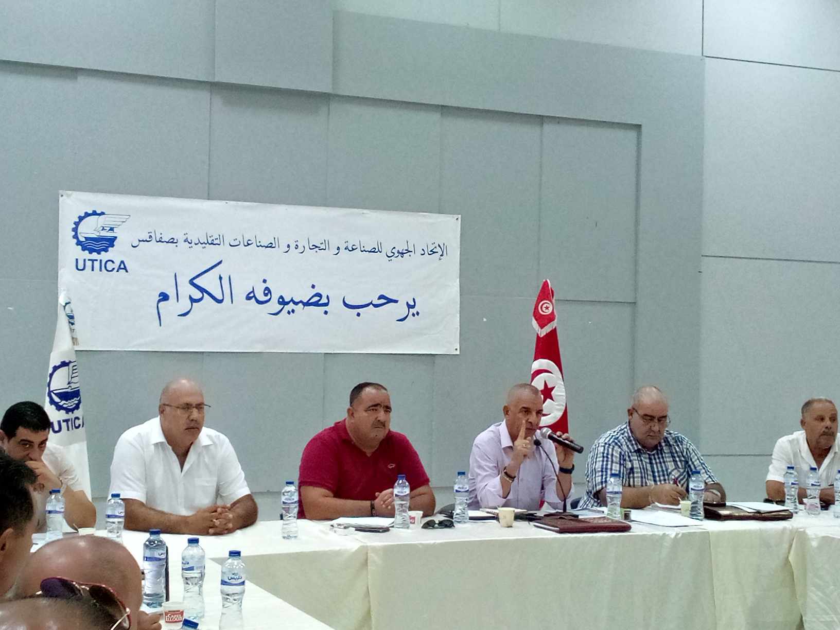 نائب رئيس جامعة النقل لـ"الصباح نيوز" : سنرفع قضية إستعجالية لإبطال قرار وزير النقل المتعلق بسيارات "التاكسي".. !!