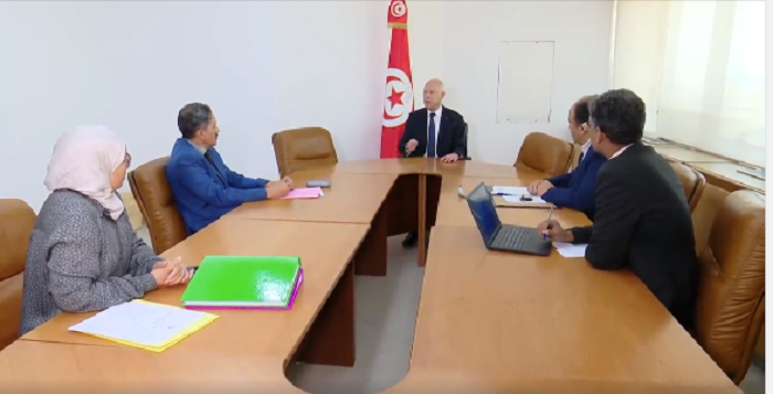  فيديو / رئيس الجمهورية قيس سعيد  يؤدي زيارة إلى مقر اللجنة الوطنية للصلح الجزائي