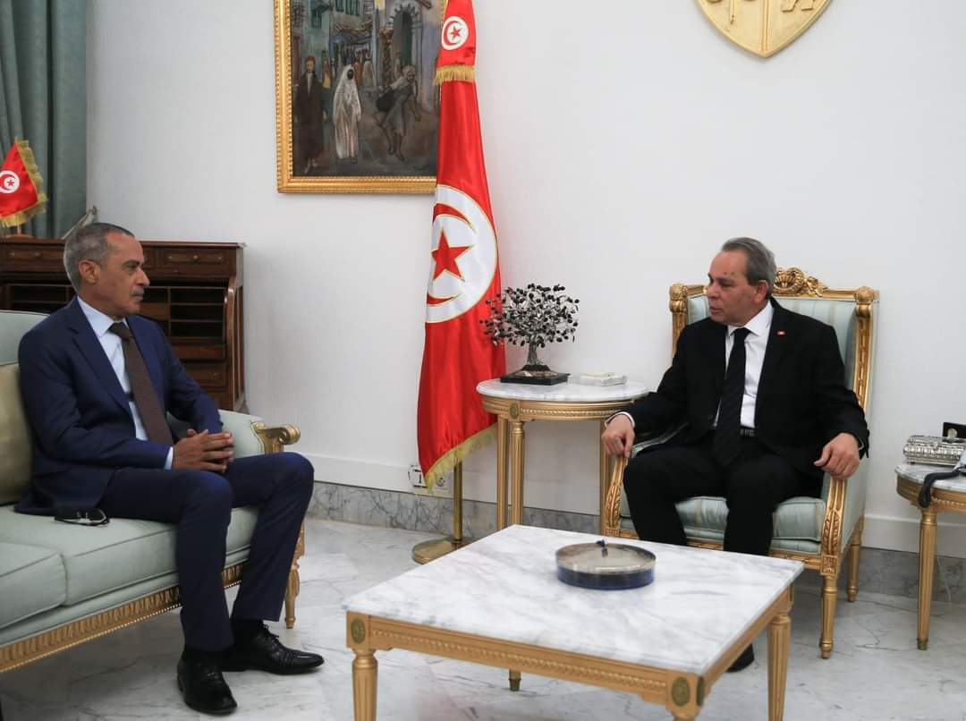  رئيس الحكومة يستقبل سفير الجزائر بتونس