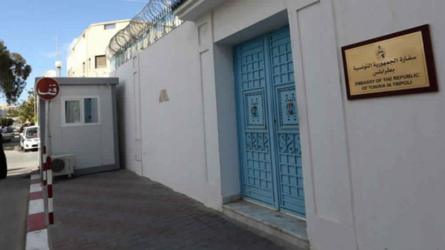  بعد اعصار "دانيال".. قنصلية تونس بطرابلس تضع رقما للتبليغ عن أية حالات طارئة تخص التونسيين 