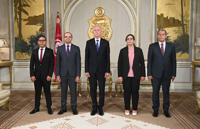   رئيس الجمهورية قيس سعيد يشرف على موكب أداء اليمين للأعضاء الجدد للهيئة العليا المستقلة للانتخابات