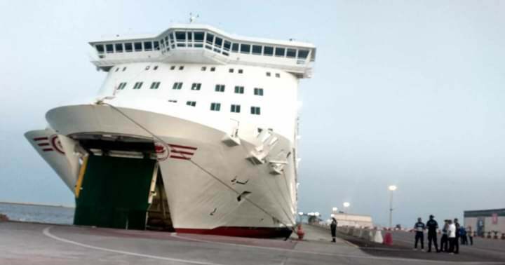 باخرة قرطاج تغادر الميناء التجاري بجرجيس في آخر رحلة للموسم الصيفي 2023