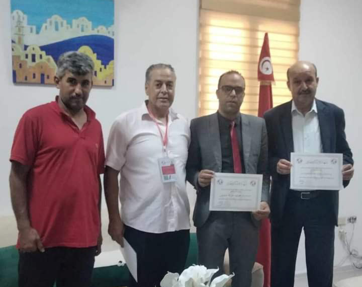  جربة ميدون.. جامعة العمال التونسين بالخارج تشارك في حملة النظافة وتكرّم السلط المحلية