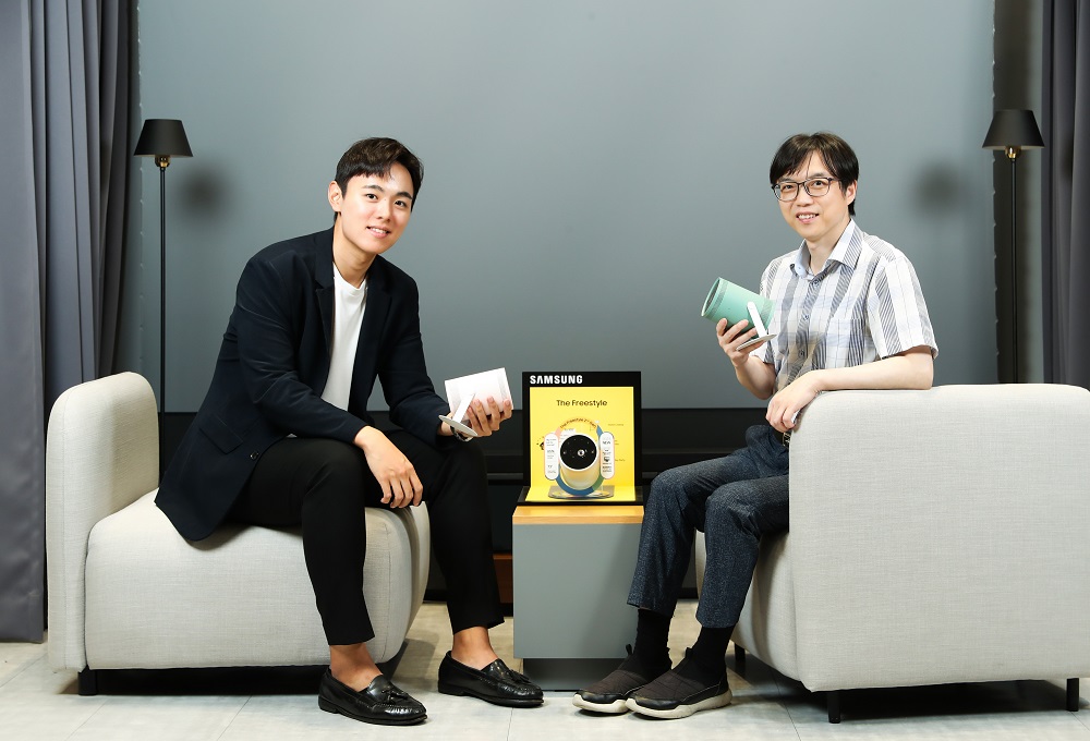 سامسونج أصدرت منه  نسخة..     تطوير الجيل الثاني من جهاز (The Freestyle)