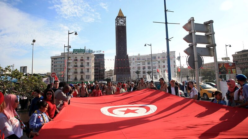 في ضفتي الحياة السياسية:   وهن.. فشل في جمع التناقضات وأزمة دون أفق