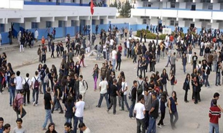 رحلة البحث عن كرسي لحضور الدرس انطلقت..    معضلة الاكتظاظ داخل المؤسسات التربوية تتفاقم  .. !!