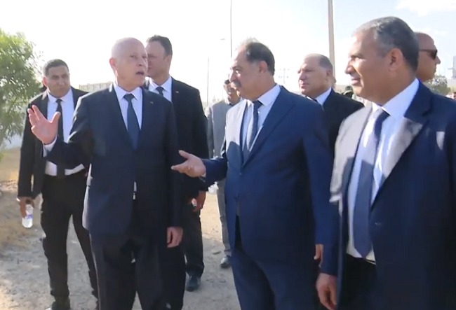 بالفيديو.. رئيس الجمهورية في جولة على الاقدام من العاصمة الى مقرين