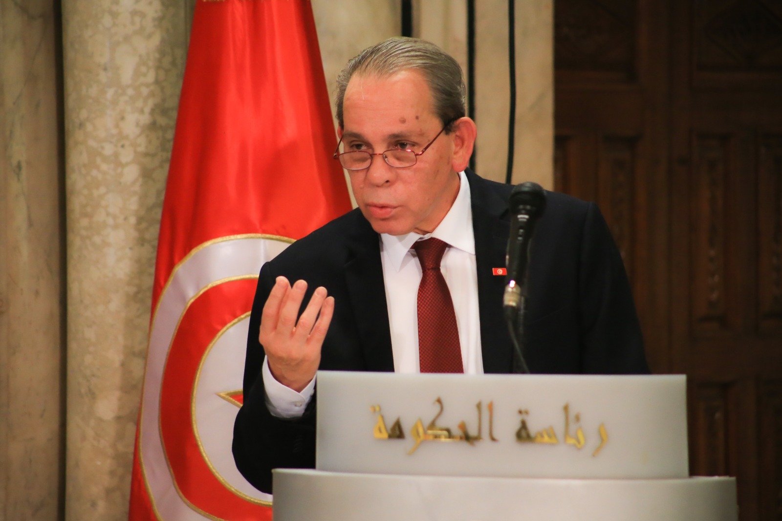 باشراف رئيس الحكومة.. توقيع اتفاقية تمويل إنجاز محطة إنتاج الكهرباء من الطاقة الشمسية الفولطاضوئية 