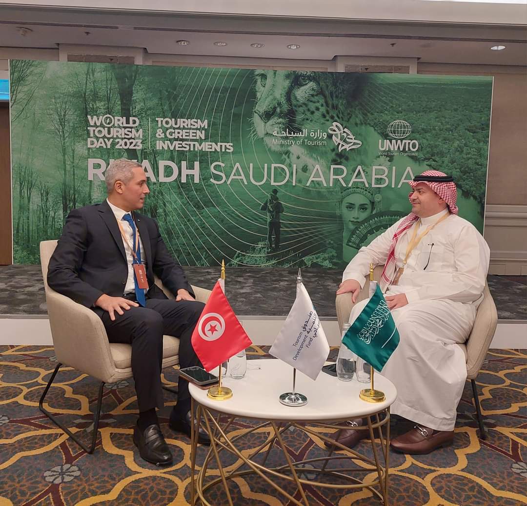 وزير السياحة يلتقي في الرياض بعدد من الفاعلين في المجال السياحي 