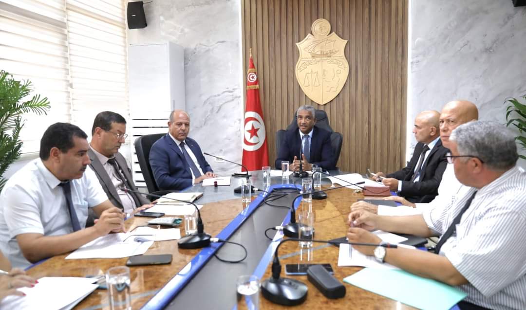 وزير الشباب والرياضة يدعو الى تدريس مادة التربية البدنية في كل الإبتدائيات وتثمينها كمادة أساسية 