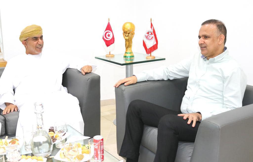   لدى استقباله رئيس الاتحاد العماني لكرة القدم..الجريء يؤكد على قيمة المدرب  التونسي و الخبرات التونسية في الطب الرياضي