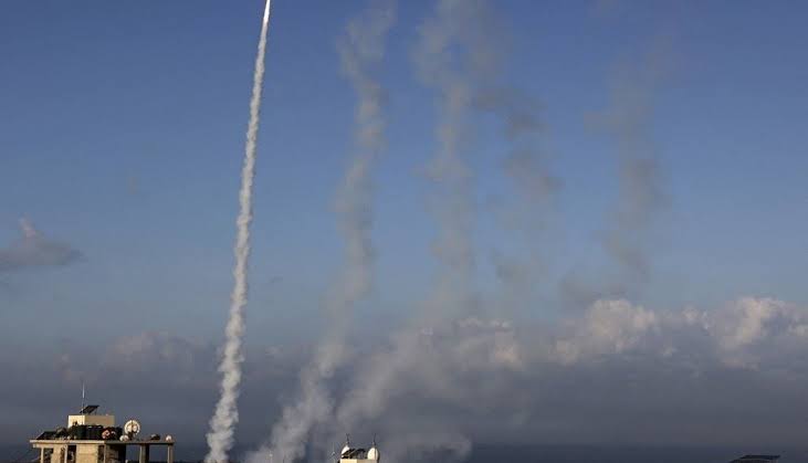إطلاق وابل جديد من الصواريخ من غزة باتجاه تل أبيب