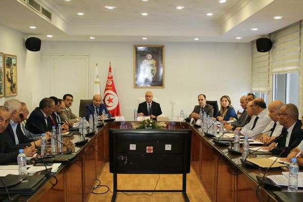 وزير الفلاحة: ضرورة التواصل المباشر مع مزارعي الحبوب لمزيد ضبط حاجياتهم من البذور والأسمدة 