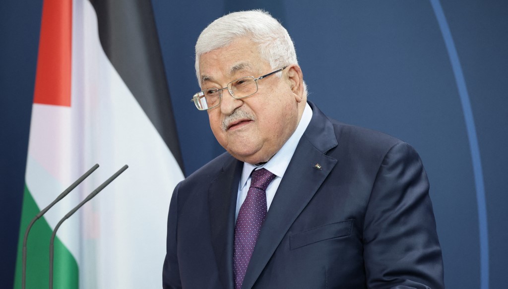 عباس يلغي اجتماعه المقرر مع بايدن بعد الضربة الجوية لمستشفى في غزة