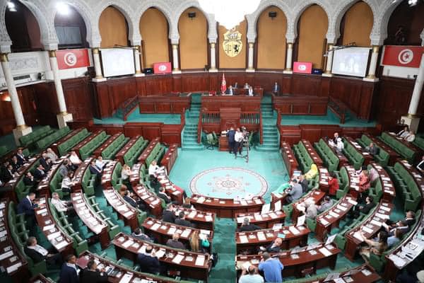 نواب البرلمان يدعون خلال جلسة عامة استثنائية إلى تسريع سن قانون تجريم التطبيع