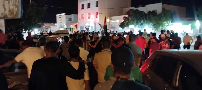  بن قردان / وقفة بمفترق ساحة المغرب العربي تلتها مسيرة بأهم شوارع المدينة