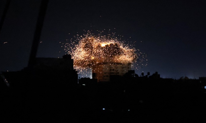 عاجل | وزارة الداخلية في غزة: انهيار مبنى تابع لكنيسة الروم الآرثودوكس جراء غارات إسرائيلية