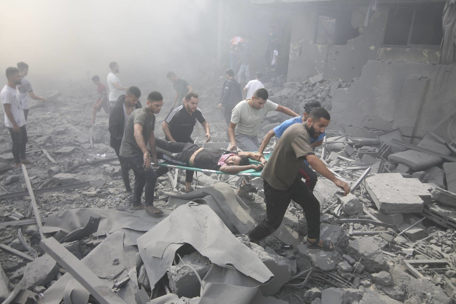 36 شهيدًا و60 إصابة في غارات إسرائيلية على منازل الفلسطينيين بخانيونس