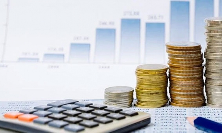 وفق قانون المالية التعديلي لسنة 2023 ..   عجز متوقع بقيمة 12 مليار دينار وارتفاع أسعار النفط يكبد الخزينة خسائر بأكثر من مليار دينار