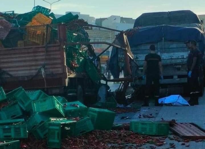   الحمامات..وفاة شخص في حادث اصطدام بين شاحنتين