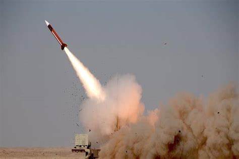 جماعة الحوثي..نفذنا 3 هجمات بصواريخ باليستية ومسيرات على أهداف إسرائيلية