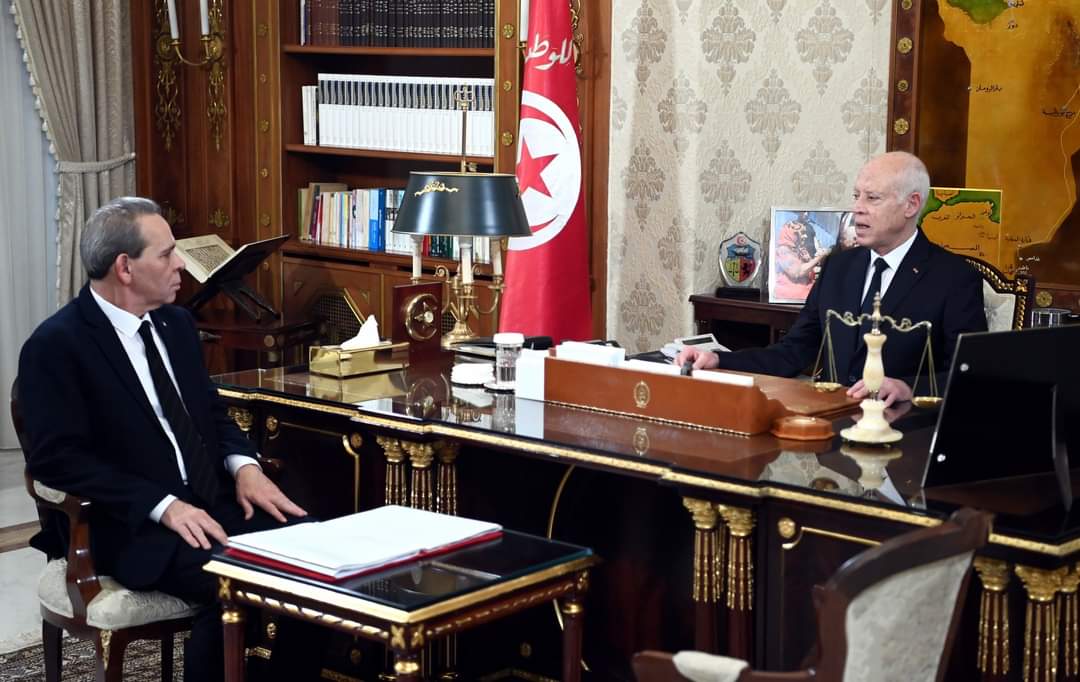 قيس سعيد: ما حصل في عملية تهريب المساجين يدل على مدى خطورة هذه الانتدابات..