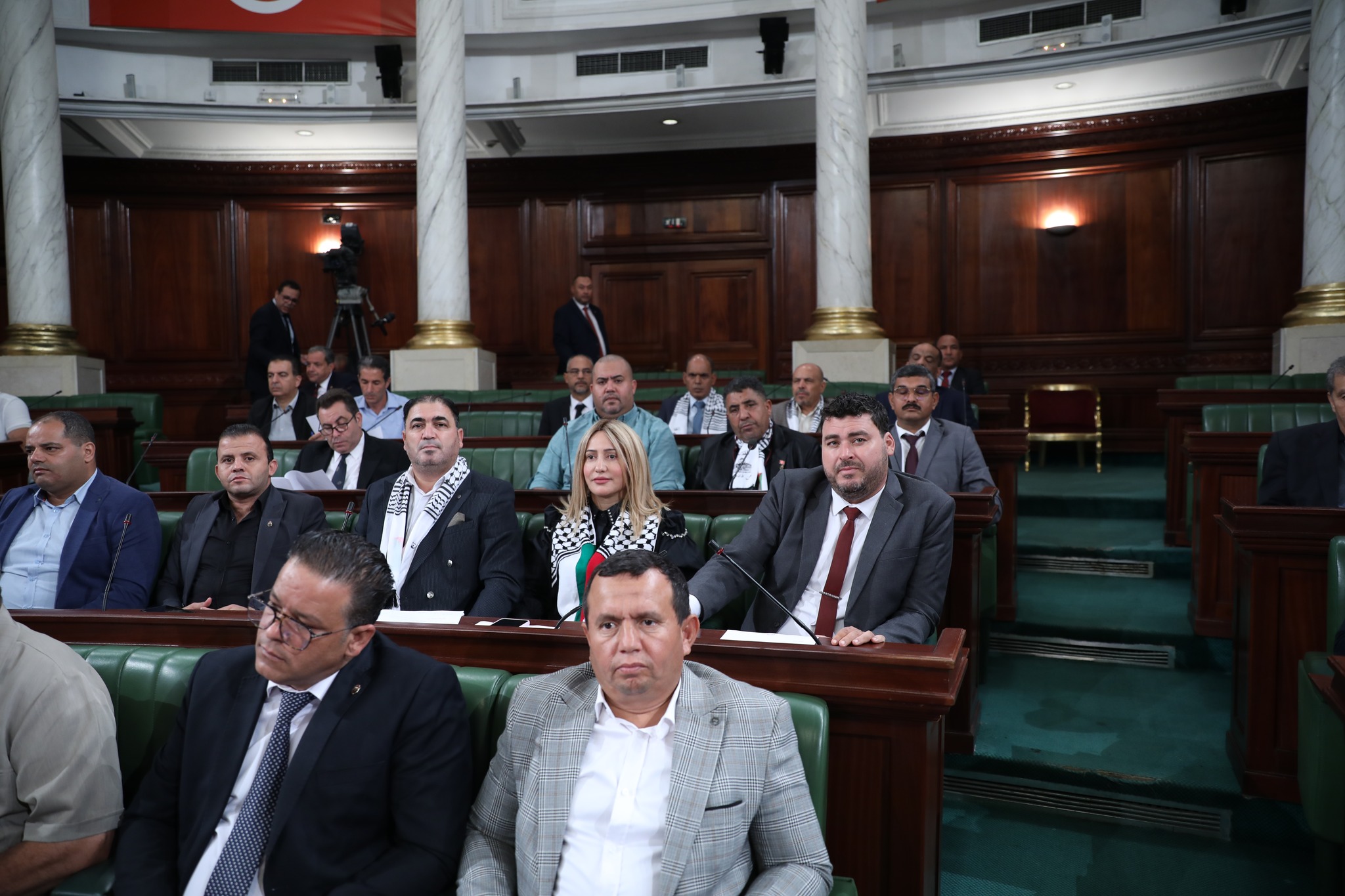 بسبب "  تجريم التطبيع"  ..نائبة تعلن تلقيها  "تهديدات " مع عائلتها  وبودربالة يرفع الجلسة !!