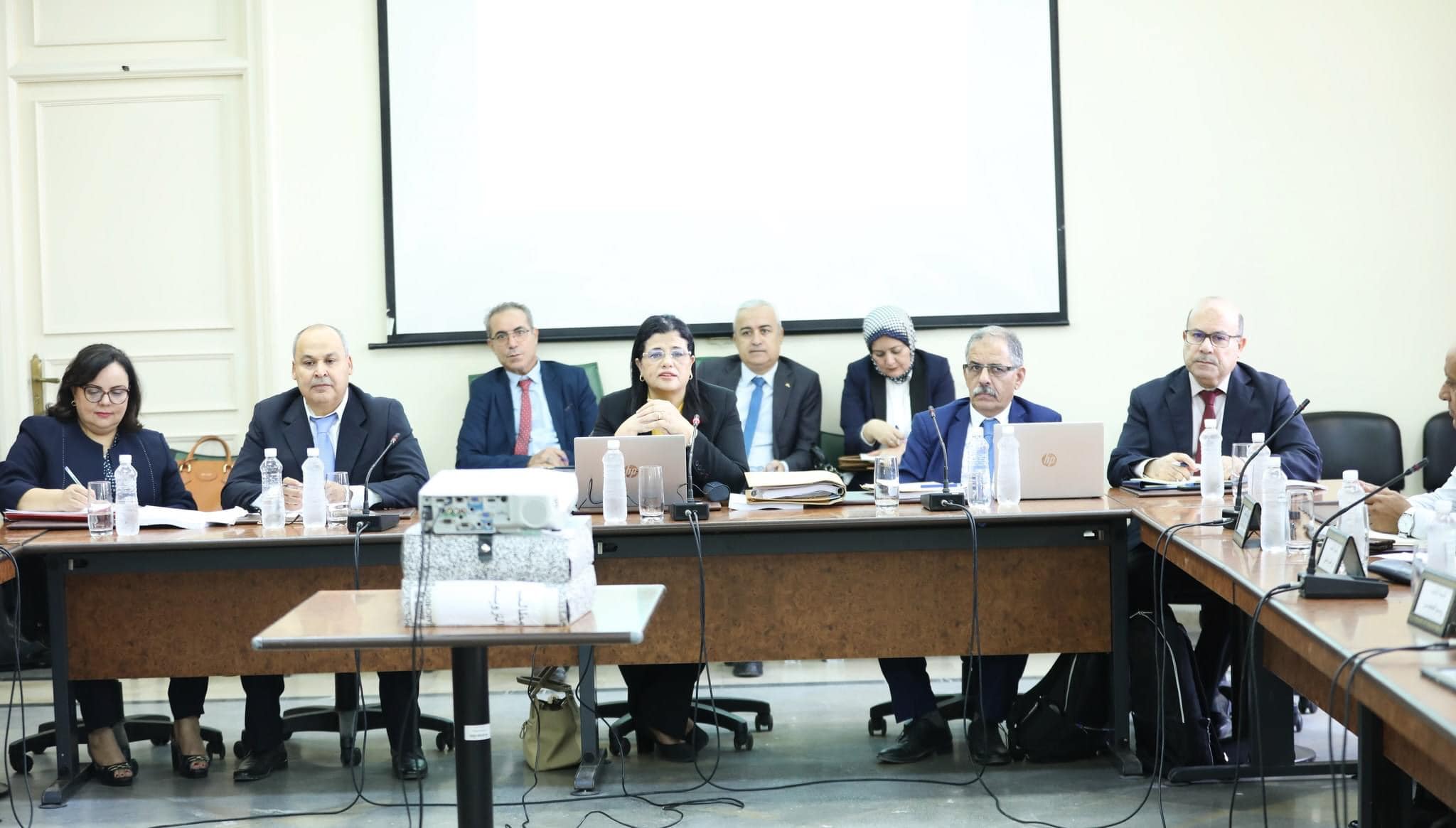 لجنة المالية والميزانية تعقد جلسة استماع حول مشروع الميزان الاقتصادي لسنة 2024