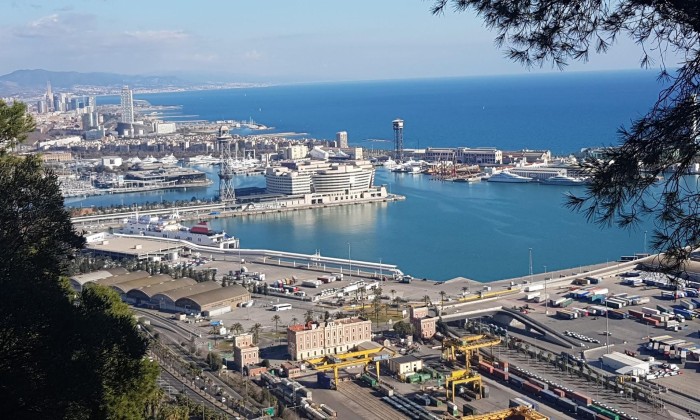 بعد بلجيكا: عمال ميناء برشلونة يرفضون تحميل شحنات عسكرية إلى اسر.ائيل
