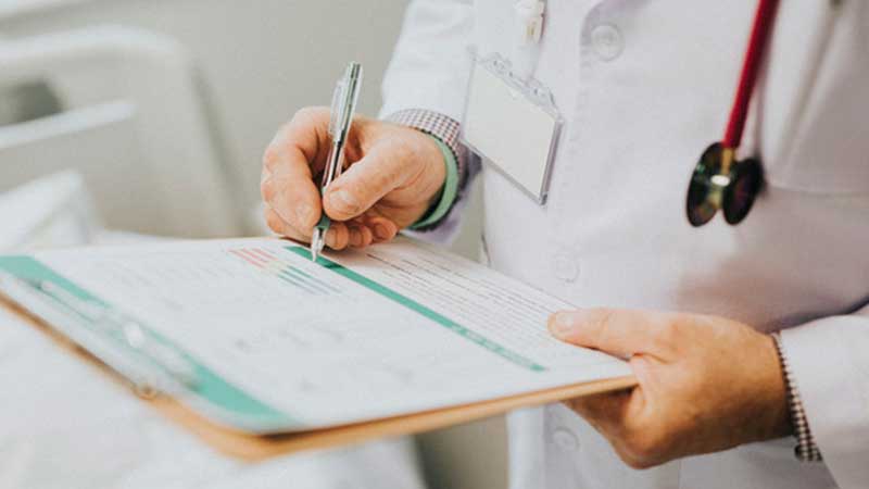 مؤتمر الجمعية التونسية للطب العام والطب العائلي..   تساؤلات حول الضغط على كلفة العلاج وآليات التكفل بالمرضى في البيت