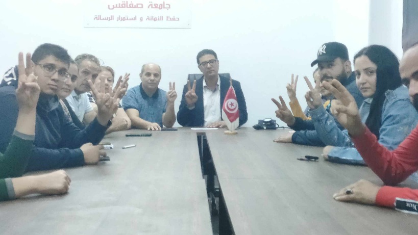 عدد من ممثلي الدستوري الحر في صفاقس يدخلون في إضراب جوع ليومين