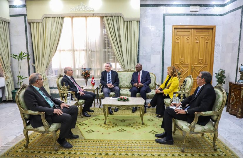 وزير الخارجية يؤكد على أهمية الدبلوماسية الرياضية  في إشعاع صورة بلادنا 