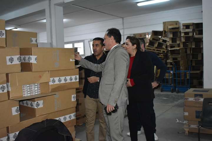    بعد سحب 60 رخصة وإيقاف التزود لـ155 رخصة.. والي المهدية يزور "مونوپول التبغ"