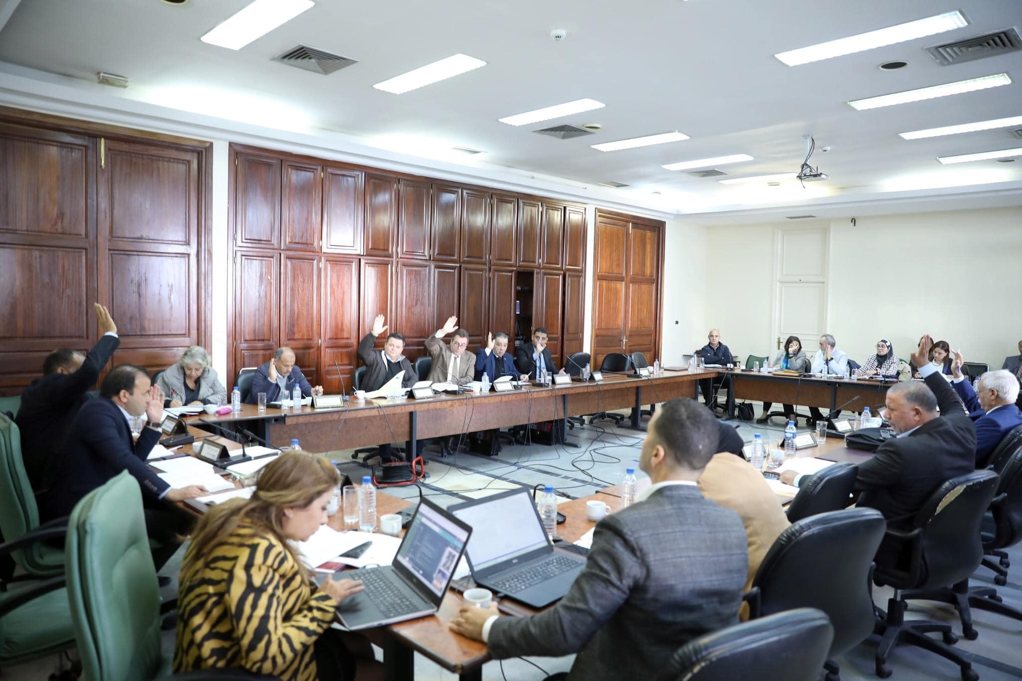 بعد المصادقة عليه من قبل لجنة المالية..هذا موعد مناقشة مشروع قانون المالية 2024 في صيغته المعدّلة