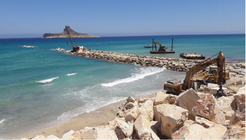    2.1 مليون دينار لحماية شاطئ رفراف من الانجراف