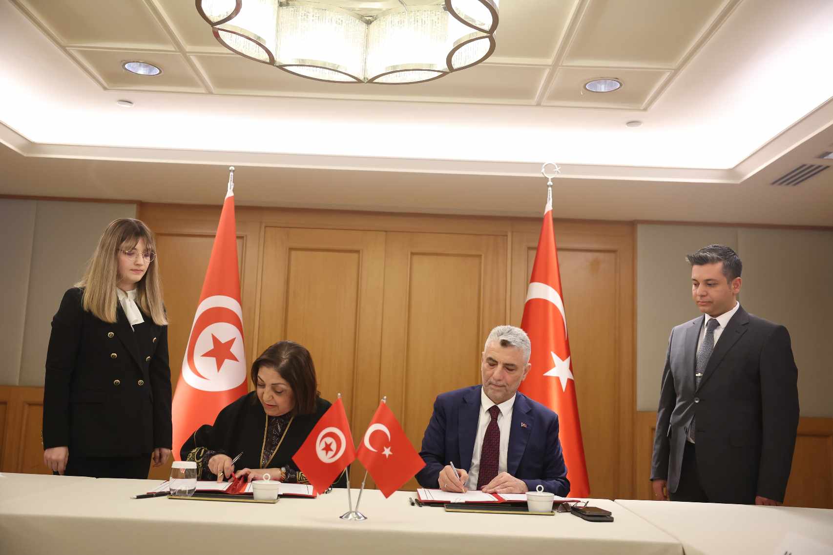 للحد من تفاقم العجز التجاري مع تركيا: وزارة التجارة تعلن التوقيع على قرار مجلس الشراكة التونسي التركي