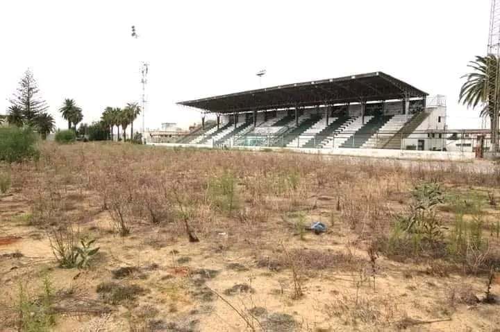 بسبب عدم جاهزية معشب الملعب البلدي : جماهير  الملعب الإفريقي بمنزل بورقيبة غاضبة 