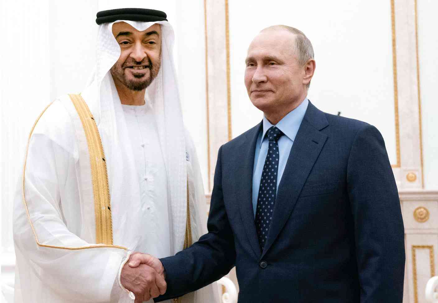 الشيخ محمد بن زايد آل نهيان يستقبل بوتين في قصر الوطن