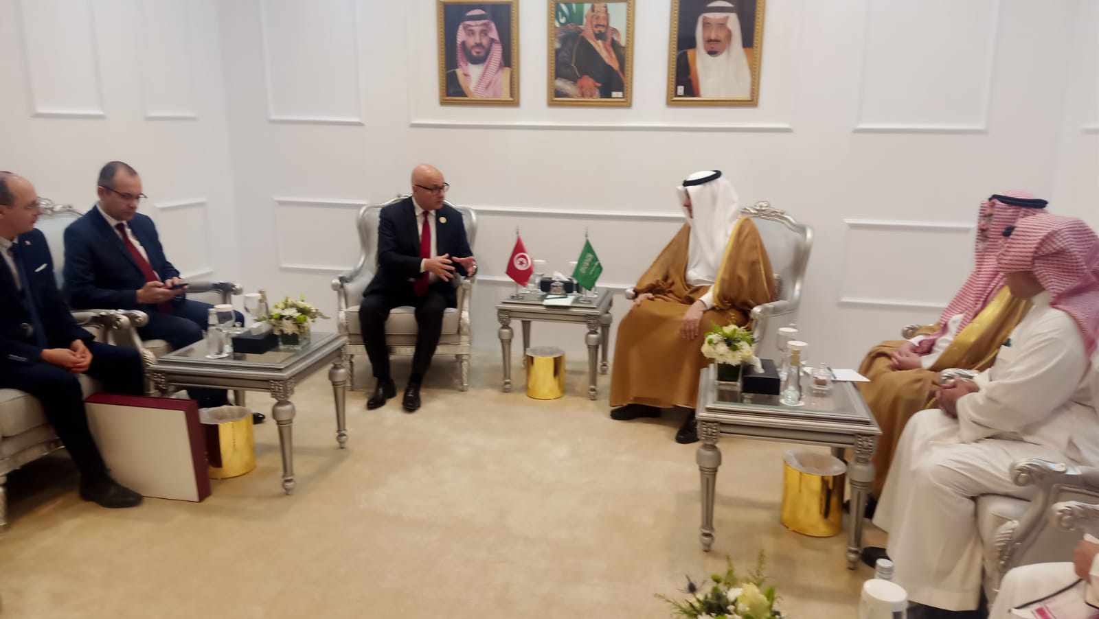 وزير الفلاحة يلتقي وزير البيئة والمياه  السعودي